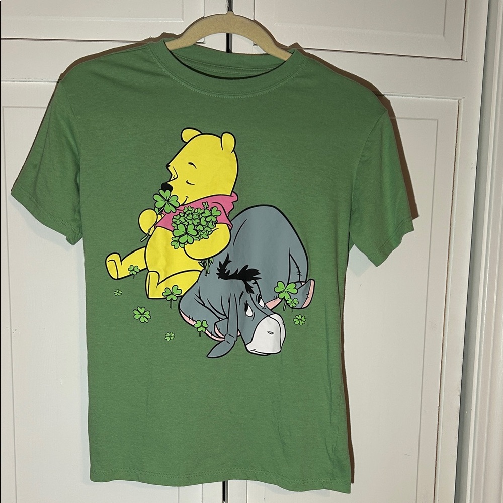 Disney Green T-Shirt with Winnie the Pooh and Eeyore and shamrocks women’s XS